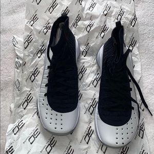 Brand New GS CURRY 4 MID 5.5